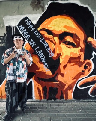 擦肩不过