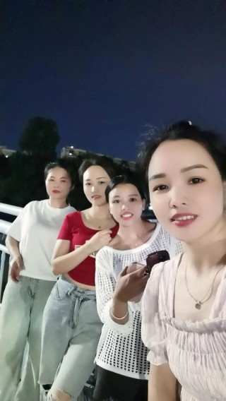 时光吹散了一群人