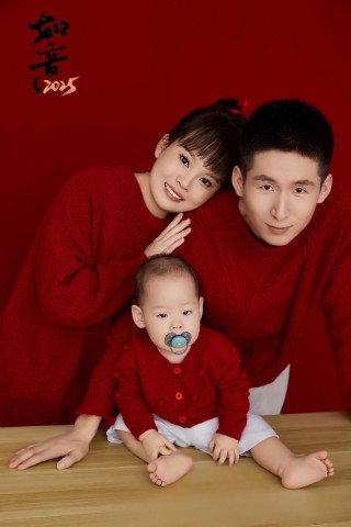 一家三口发朋友圈说说:有你们在，我的一家三口是全世界最幸福的