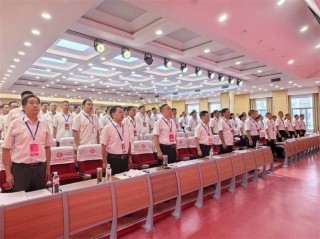 泰安英雄山中学召开安全工作述职和承诺会议