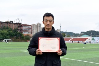 北京支教“警察老师”深情寄语黔西南州足球少年 “爱足球、开眼界、提志气、长本领”