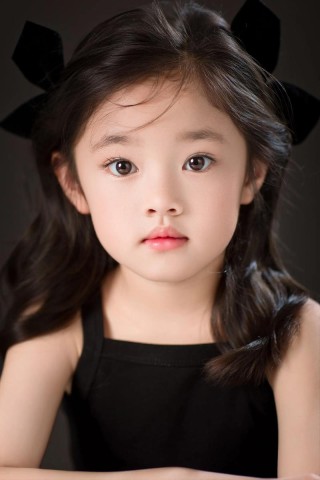 《女儿那一双清澈的眼眸》：孩子的眼，天上的星