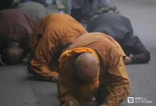 我们好像都是亡命之徒
