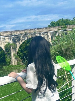 你站在桥上看风景：其实，你自己才是世间最美的风景