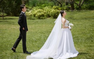 充满生机神秘浪漫的森系主题婚礼，一如初见你般纯粹自然