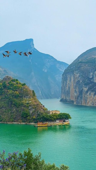 踏遍千山万水，寻人间仙境，只为与你相逢