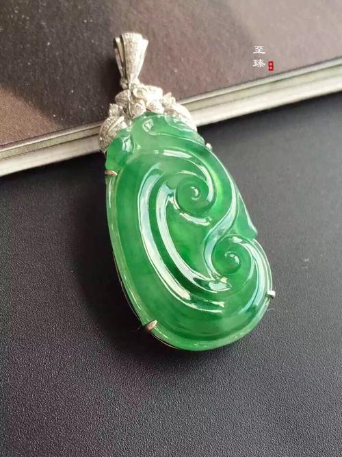 心中的如意翡翠  第1张