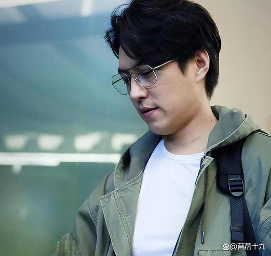 刘敏涛表情管理失控、靳东摇滚、张若昀假唱,演员唱歌翻车太搞笑 第1张 刘敏涛表情管理失控、靳东摇滚、张若昀假唱,演员唱歌翻车太搞笑 第1张