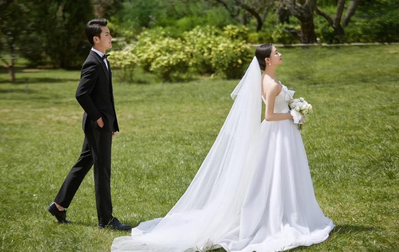 充满生机神秘浪漫的森系主题婚礼,一如初见你般纯粹自然 第1张 充满生机神秘浪漫的森系主题婚礼,一如初见你般纯粹自然 第1张