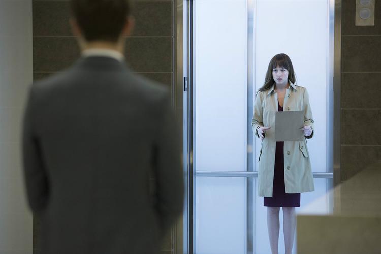 E.L.詹姆斯重写《五十度灰》 霸道总裁视角讲故事 第1张 E.L.詹姆斯重写《五十度灰》 霸道总裁视角讲故事 第1张