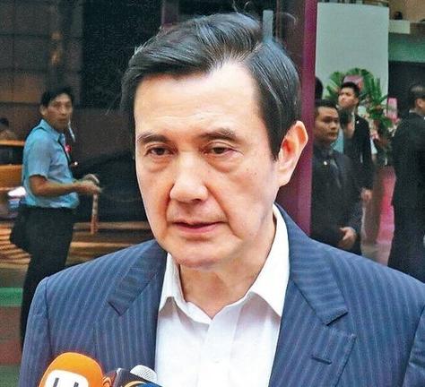 马英九打卡美食并签名，没曾想其硬笔书法竟如此严谨！笔笔精妙  第1张