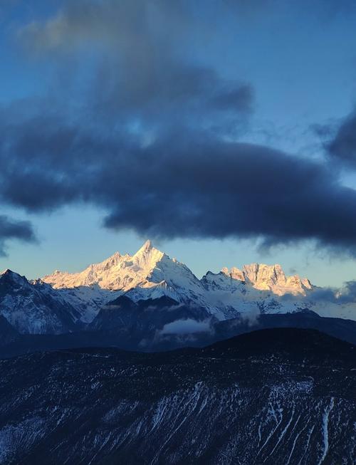 “晚上看星空,冬天看雪山,上班路上是胡杨和戈壁滩……”这些美景背后,是跨越20周年的青春接力! 第1张 “晚上看星空,冬天看雪山,上班路上是胡杨和戈壁滩……”这些美景背后,是跨越20周年的青春接力! 第1张
