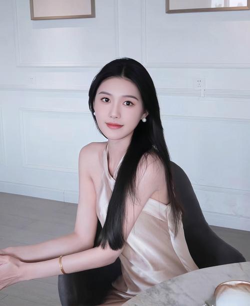 长发及腰真迷人 第1张 长发及腰真迷人 第1张