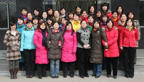福建省东山第二中学祝全体女教职员工节日快乐！  第1张